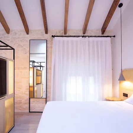 Hotell Serawa 4*